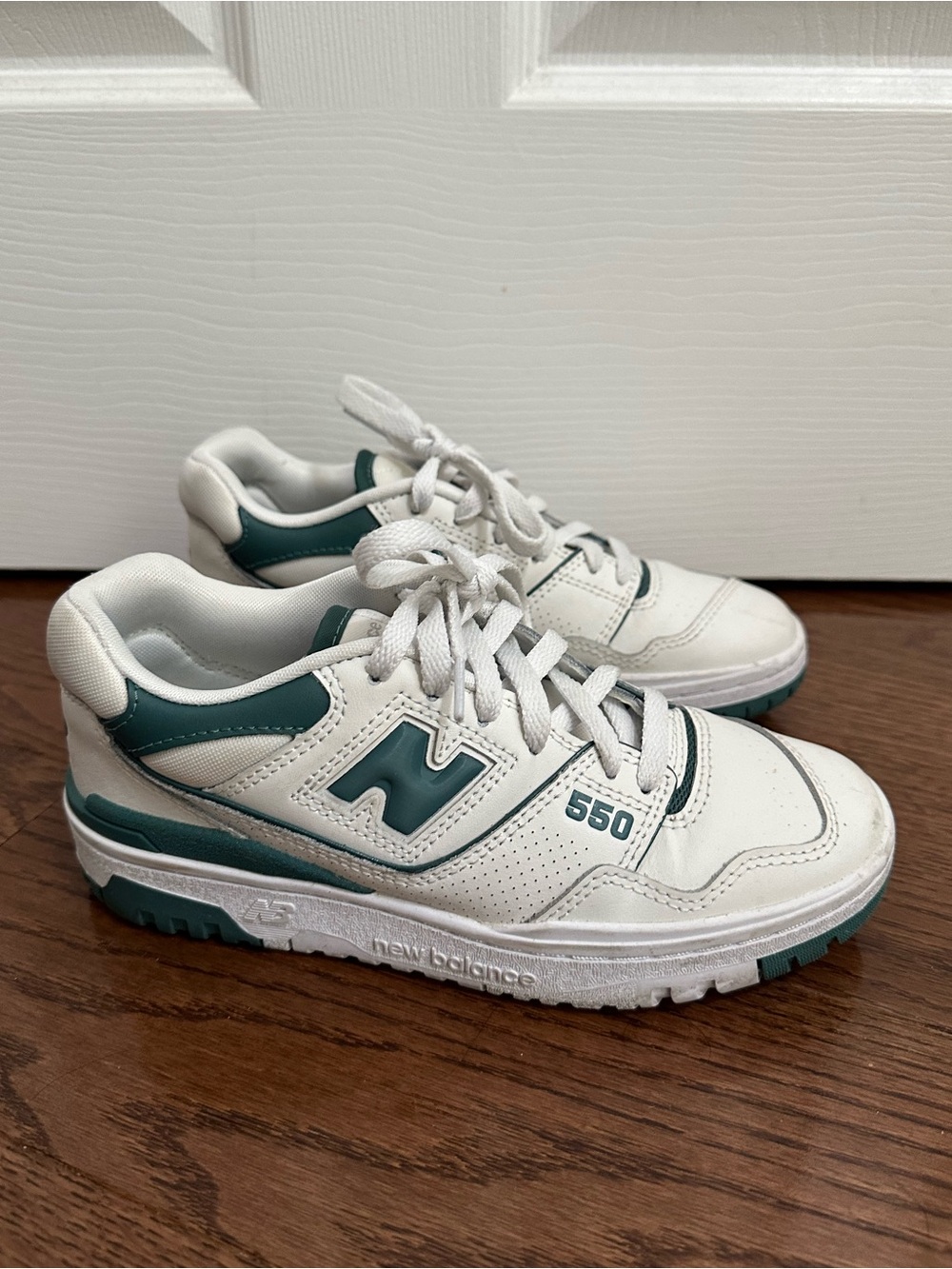New Balance 550 Sneakers - Picture 2 of 8